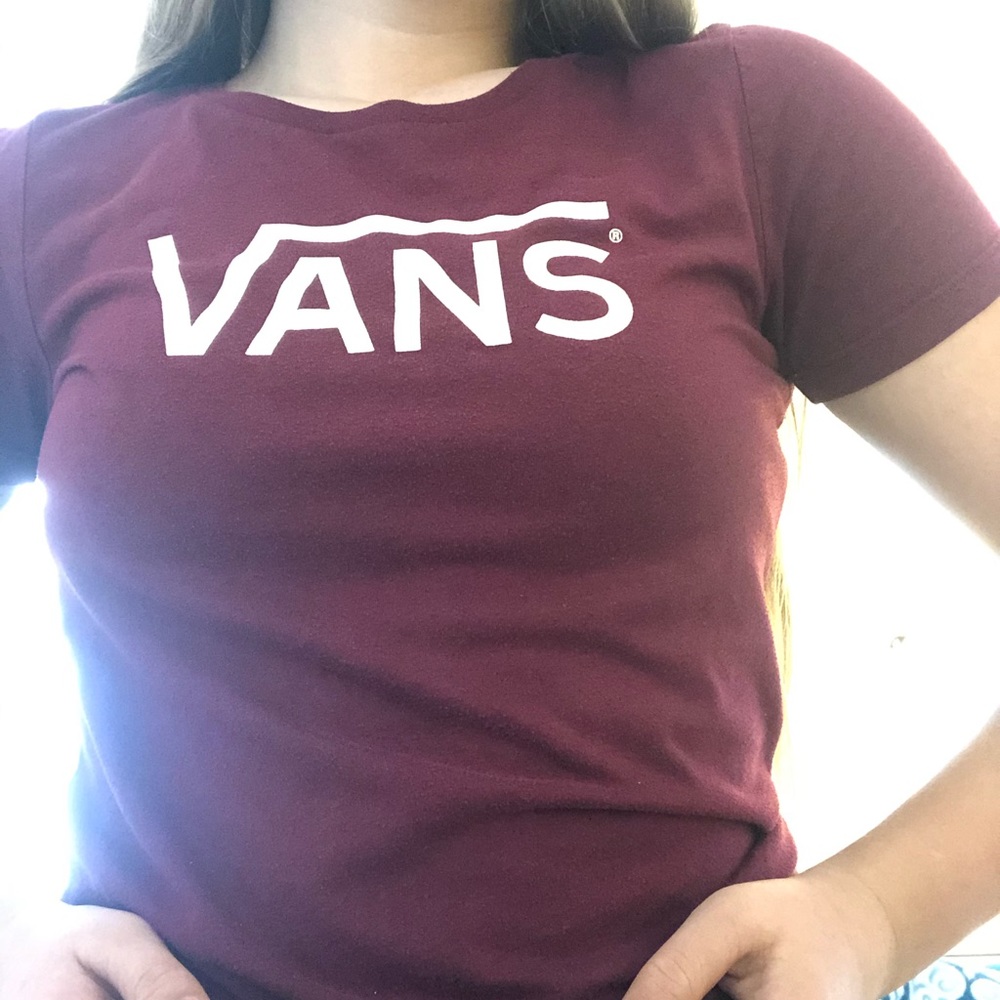 🦋 2/$15 Maroon Vans Logo Tee